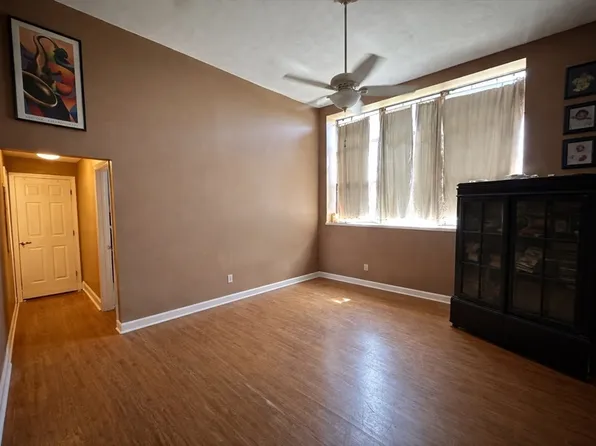 90 McKinstry Ave APT 106, Chicopee, MA 01013