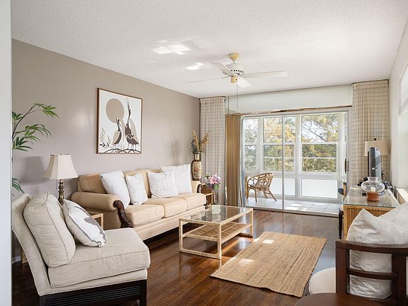 4th image of 40 Vista Gardens Trl