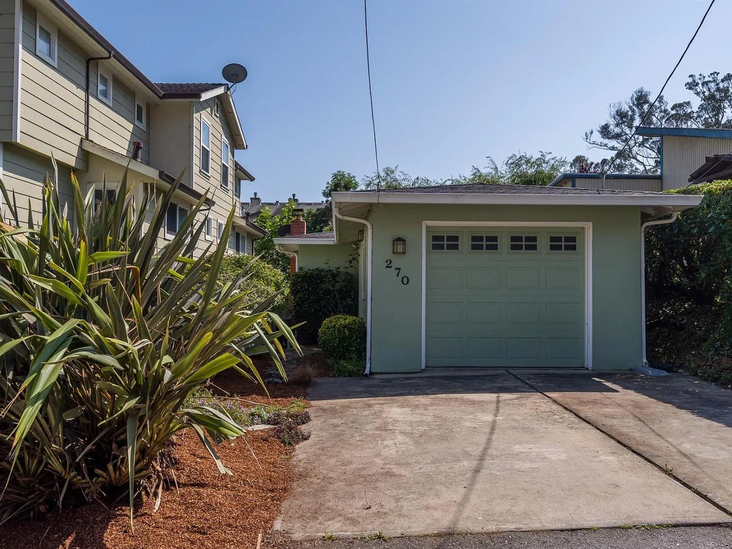 2 bed, 780 sqft, $3,995 — Photo 1