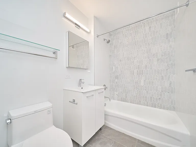 160 Riverside Blvd #25A — Photo 18