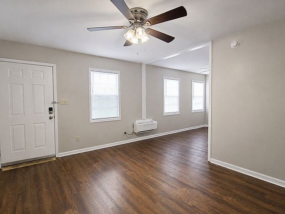 3rd image of 222 Chapman Rd