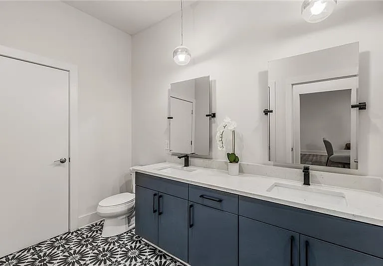 112 Rogers St NE #303 — Photo 17