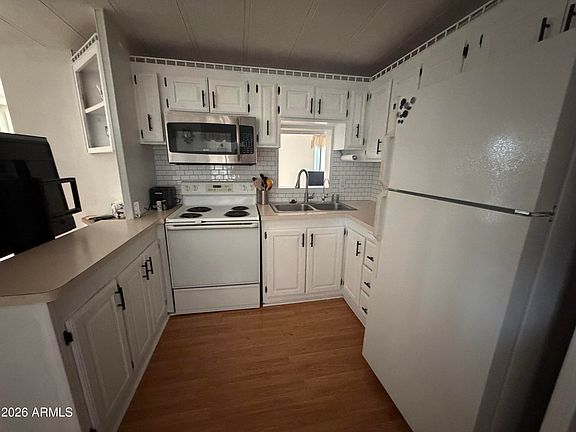 2nd image of 1147 S SIOUX Drive