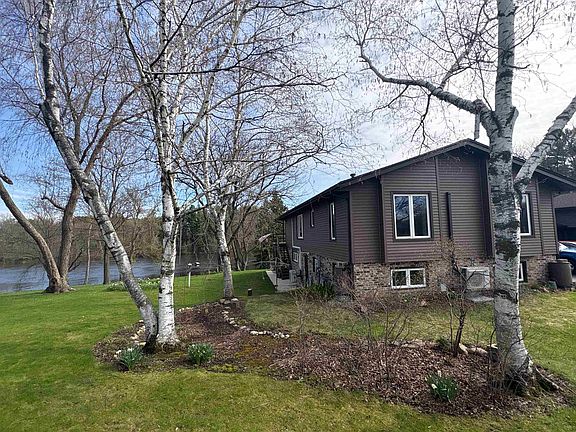3rd image of 520 Rockview Ct