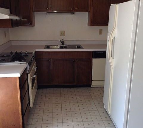 2nd image of 1913 Meadowlark Ln Unit 51