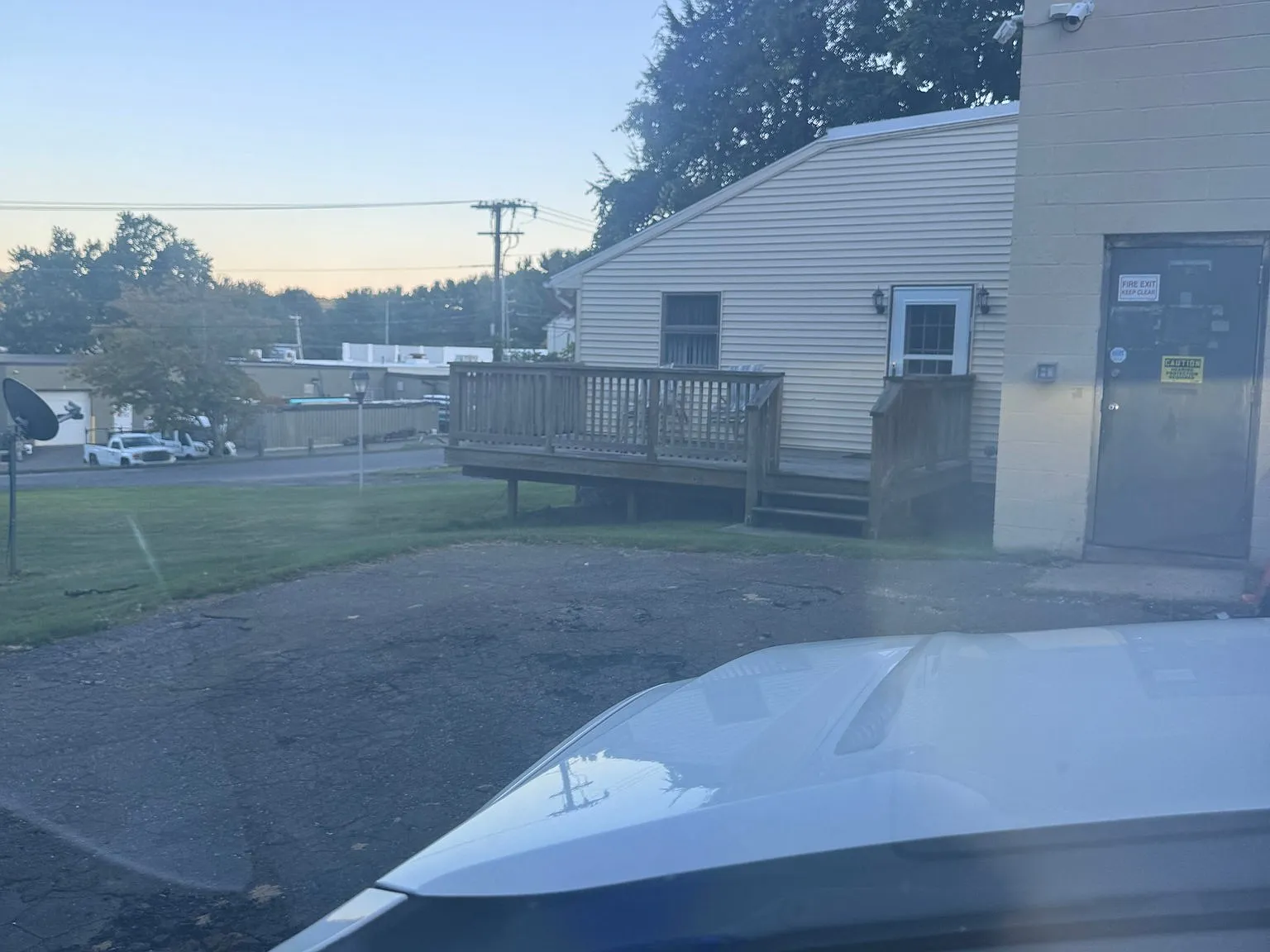 Wolcott with yard private setting. — Photo 1