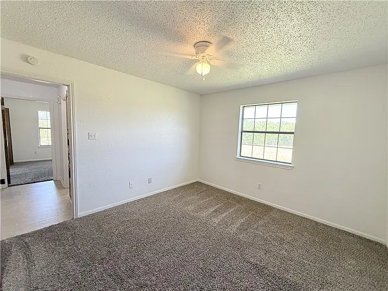 2315 E Business Highway 190 — Photo 31