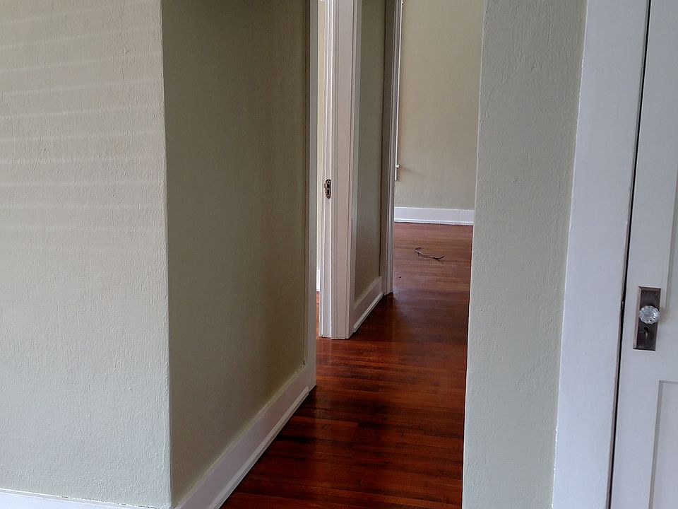 2nd image of 4822 3rd Ave S