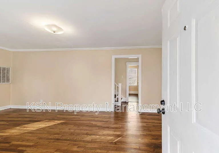 1921 Reynolds St — Photo 7