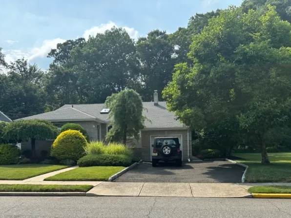 572 Columbia St, New Milford Boro, NJ 07646