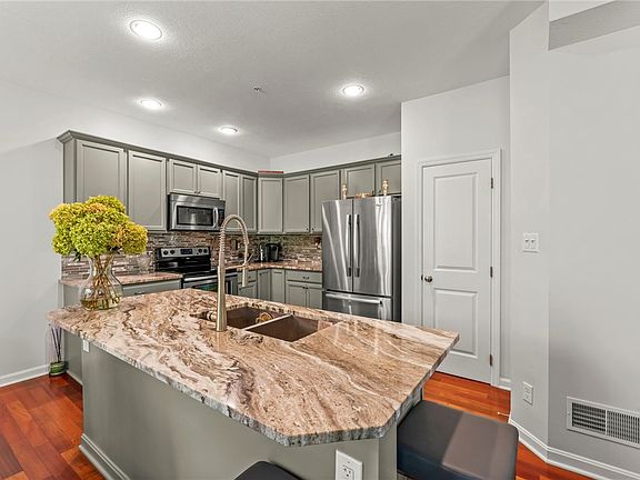 2nd image of 1320 Maplewood Cir