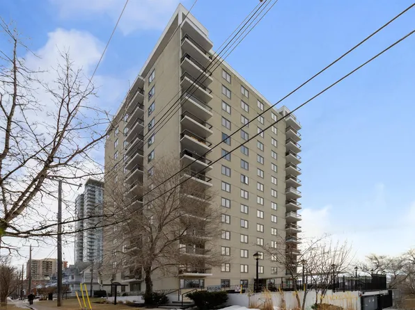 9737 112th St NW #101, Edmonton, AB T5K 1L3