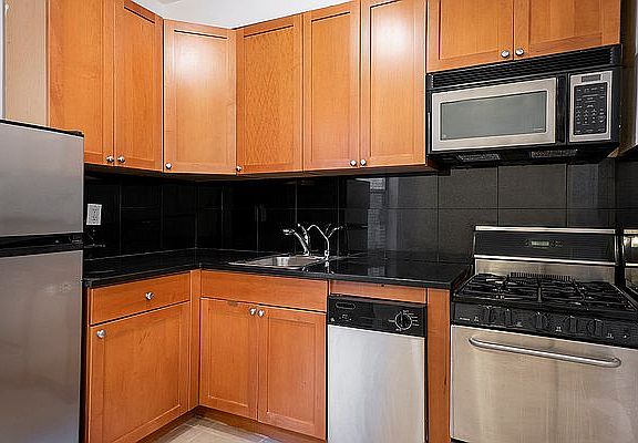 3rd image of 428 E 83rd St APT 5R