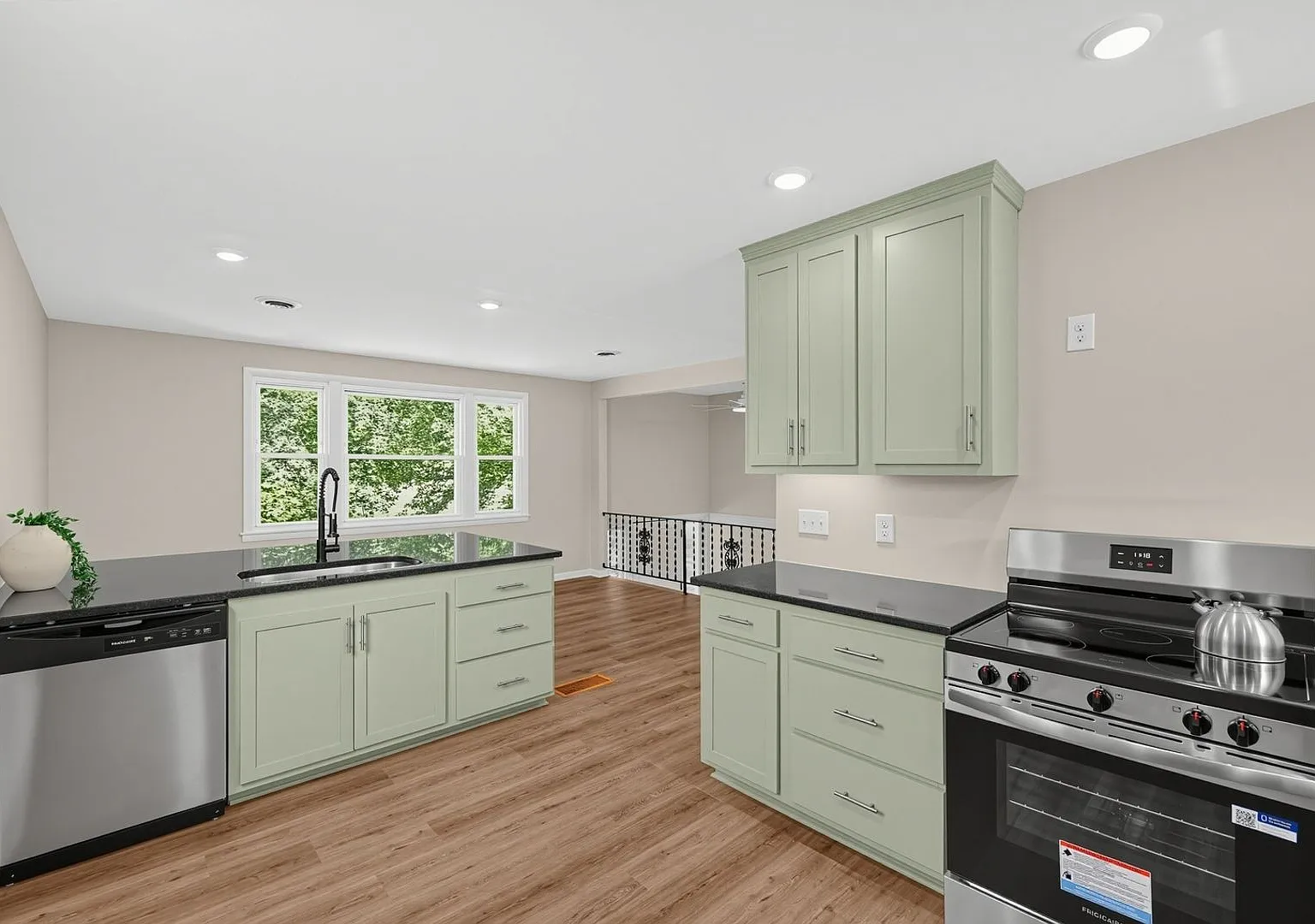 Charming 3BR House in Nashville — Photo 2