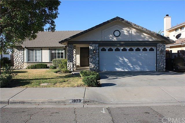 Great Curb Appeal.