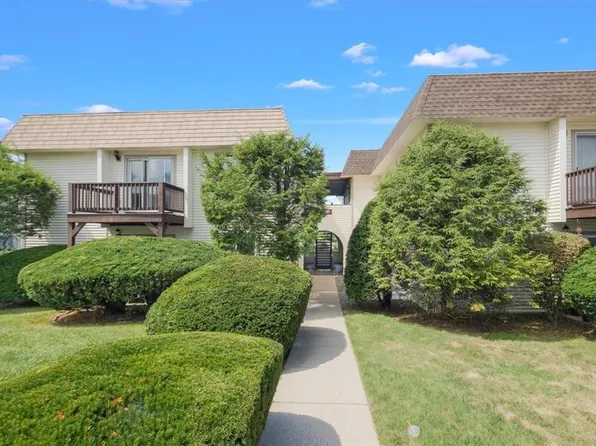 22 Village Park Drive #3D, Fishkill, NY 12524