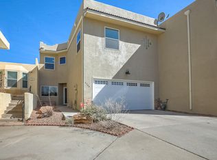 5544 Overlook Dr NE, Albuquerque, NM 87111