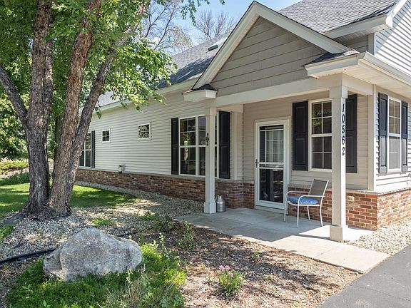 3rd image of 10562 Mississippi Cir N