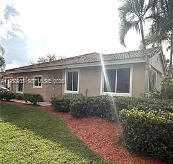 15825 SW 11th St #Townhouse 15825 — Photo 6