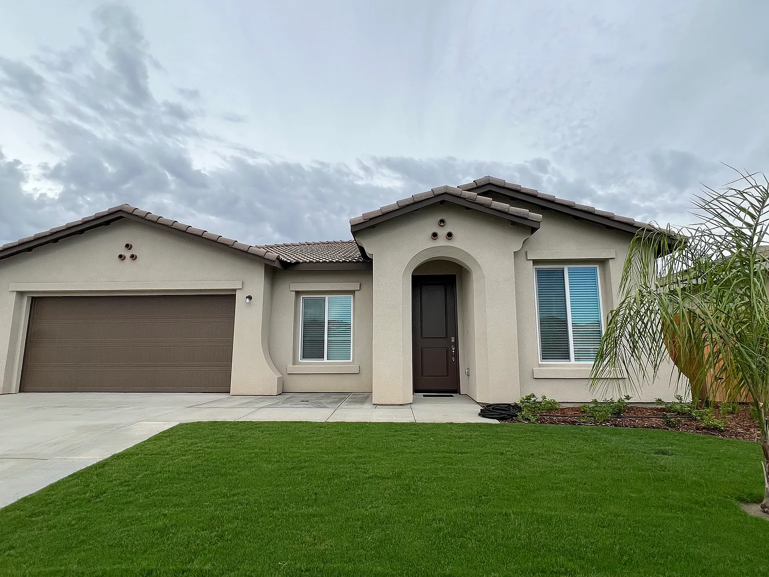 4 bed, 2050 sqft, $2,700 — Photo 1