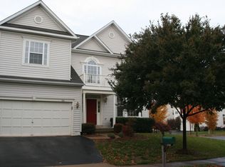 101 Courier Ct NE, Leesburg, VA 20176