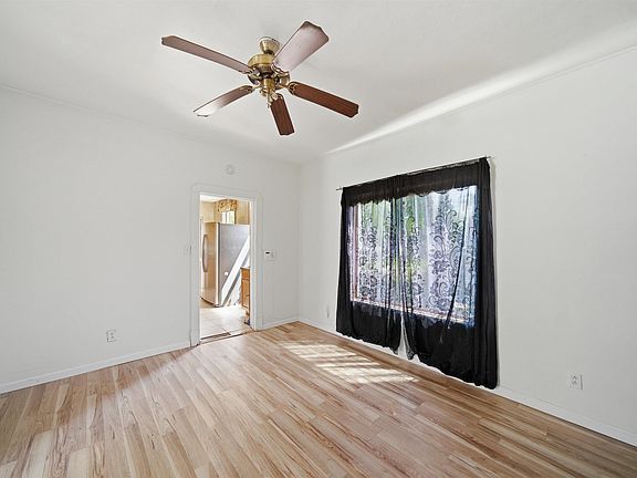 4th image of 2607 W Lincoln Ave