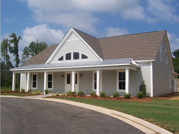 2nd image of 227 Claudia Dr