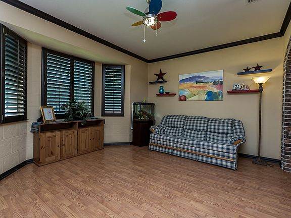 5th image of 3541 Creekside Ct