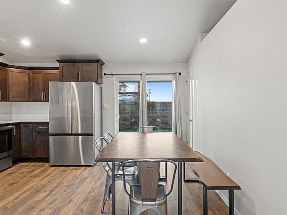 4th image of 1029 W Sequoia Road