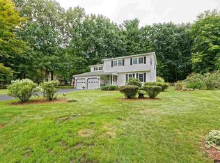 72 Esopus Dr, Clifton Park, NY 12065