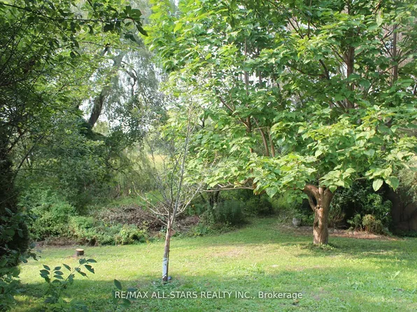 40A Riverglen Dr, Georgina, ON L4P 2P8