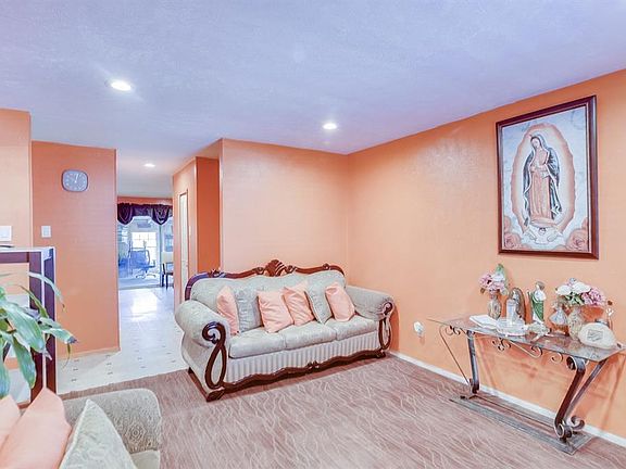 3rd image of 1009 Nueva Tierra St