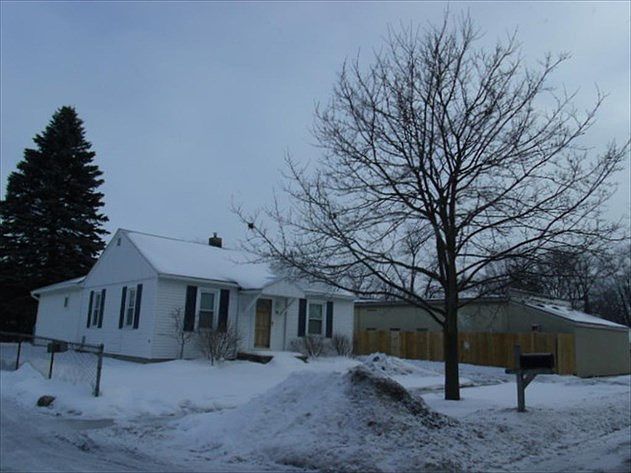 2nd image of 30 W Vesey St