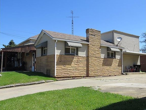 5th image of 77 E Taggart St