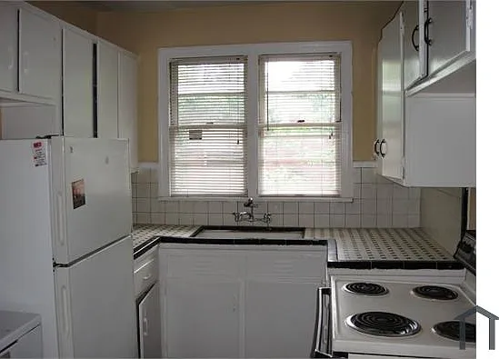 1 bed, 750 sqft, $975 — Photo 3