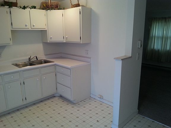 3rd image of 1105 Hamilton Ct