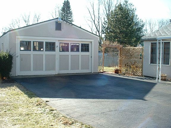2 stall detached garage