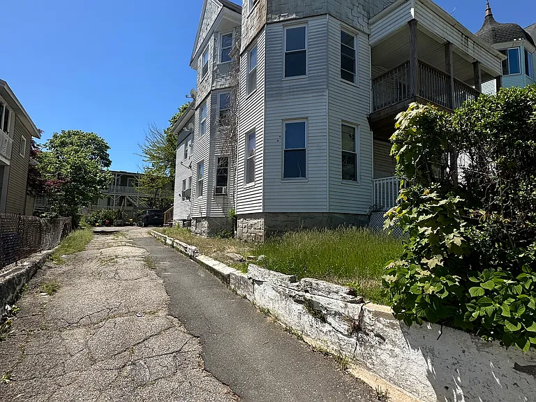 221 Willow St #3 — Photo 25