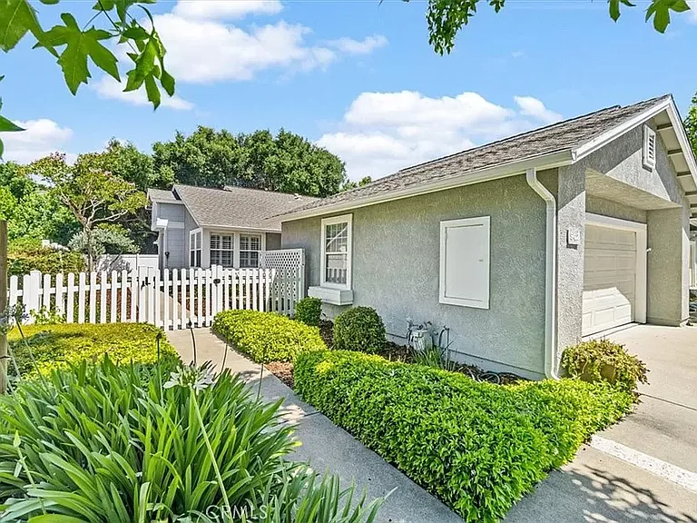 942 Bluebell Way — Photo 4
