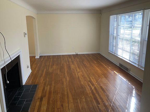 5th image of 331 E 270th St