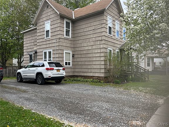 2nd image of 512 Elizabeth St