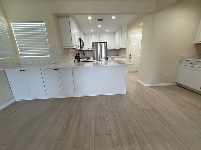 696 Courtland Dr — Photo 5
