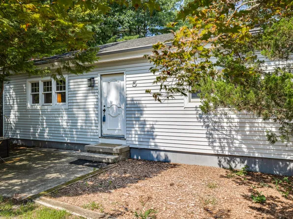 5 Woodland Ave, Medford, NJ 08055