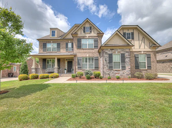 6689 Edgemore Dr, College Grove, TN 37046