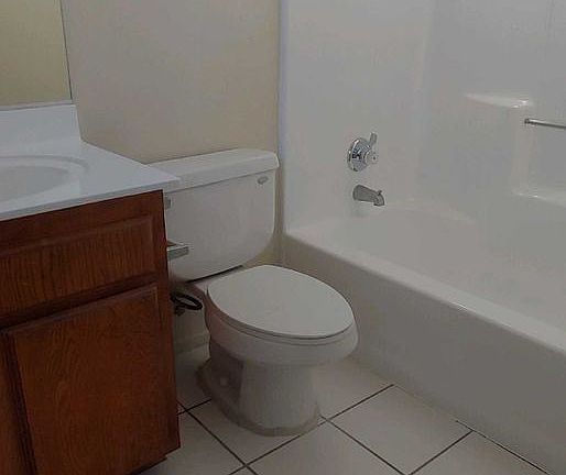 4th image of 20732 Seine Ave APT J