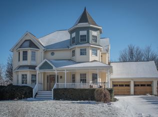 104 Fairway Dr, Clarks Summit, PA 18411