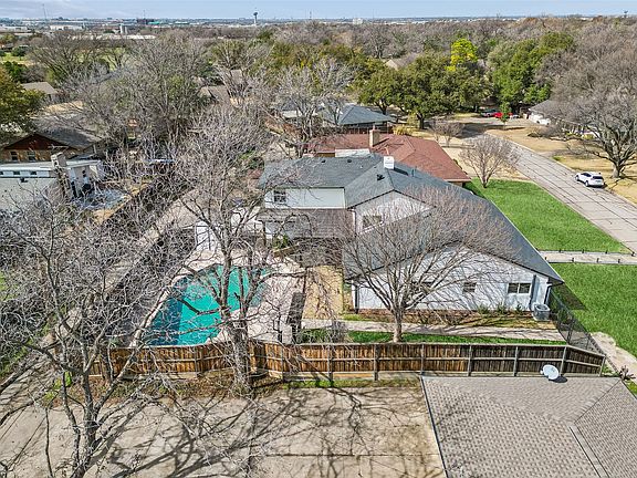 2nd image of 2824 Reedcroft Dr
