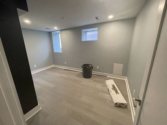 5th image of 7 University Rd #34