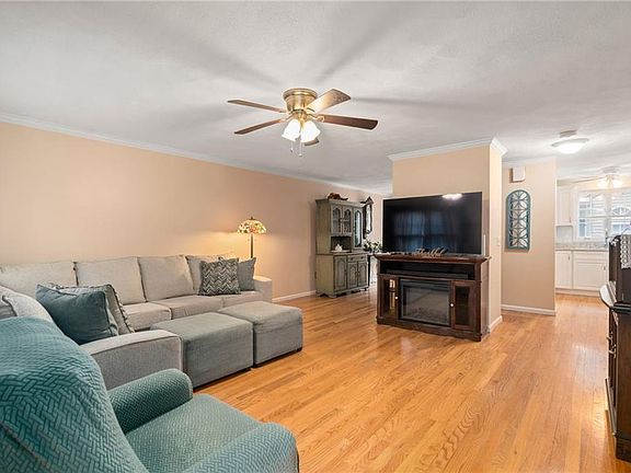 2nd image of 222 Killey Ave APT 12