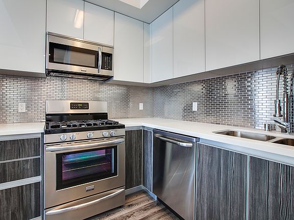 4th image of 4252 Lockwood Ave #6